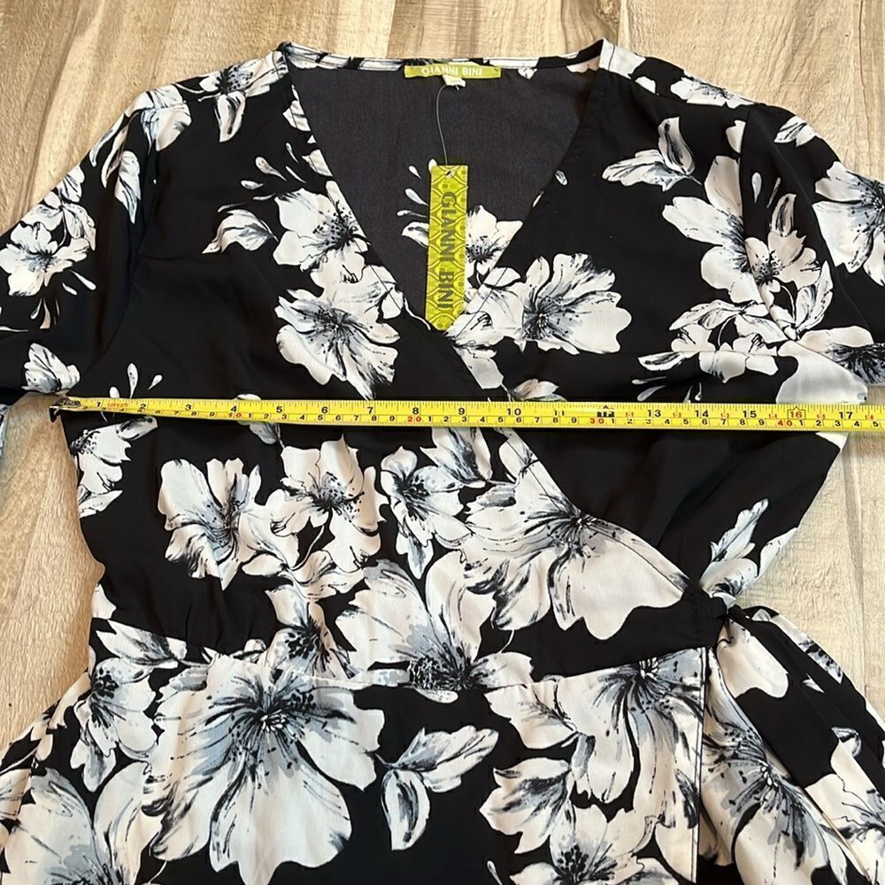 NWT Gianni Bini floral wrap black/white dress size medium - Picture 6 of 10